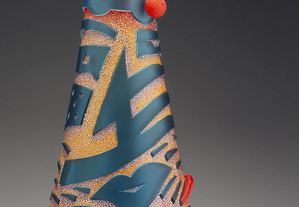 <i>Spring Woman</i>, Face Vase Series 1991; 19½ x 12 x 12 inches; blown glass, sandblasted and acid polished. Multicolored vitreous enamel. Photo: Bill Truslow