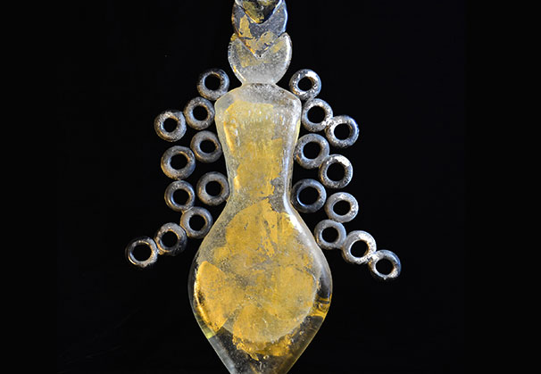<i>Gold Bottle</i>, 1996; 31 x 16 x 5 inches; hot sculpted glass off the pipe