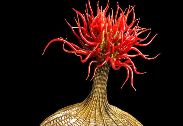 <i>Scarlet Windflower</i>, 2008, 10 x 5¾ x 5¾ inches. Photographer: David Noriega