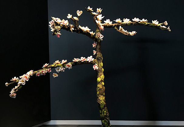 <i>Magnolia</i>, 2019; 104 x 112 x 30 inches; blown and sculpted glass; photo by Michael Stubblefield